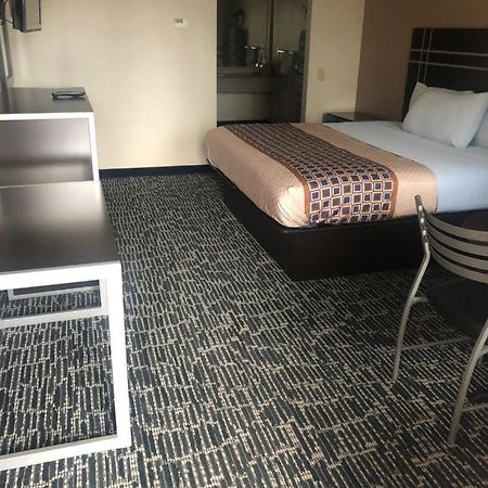 Palace Inn Kingwood Хамбл Экстерьер фото