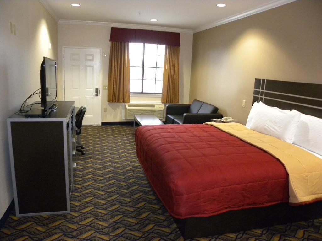 Palace Inn Kingwood Хамбл Номер фото